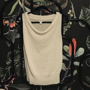 Sleeveless white sweater shirt